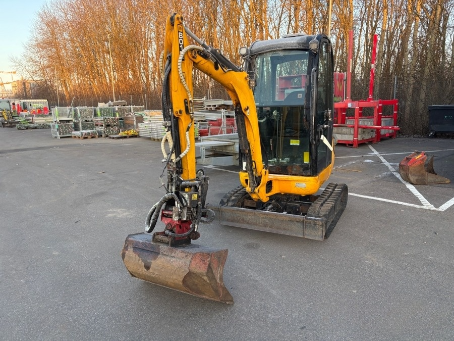 2011 JCB Mini Excavator in excellent working condition.