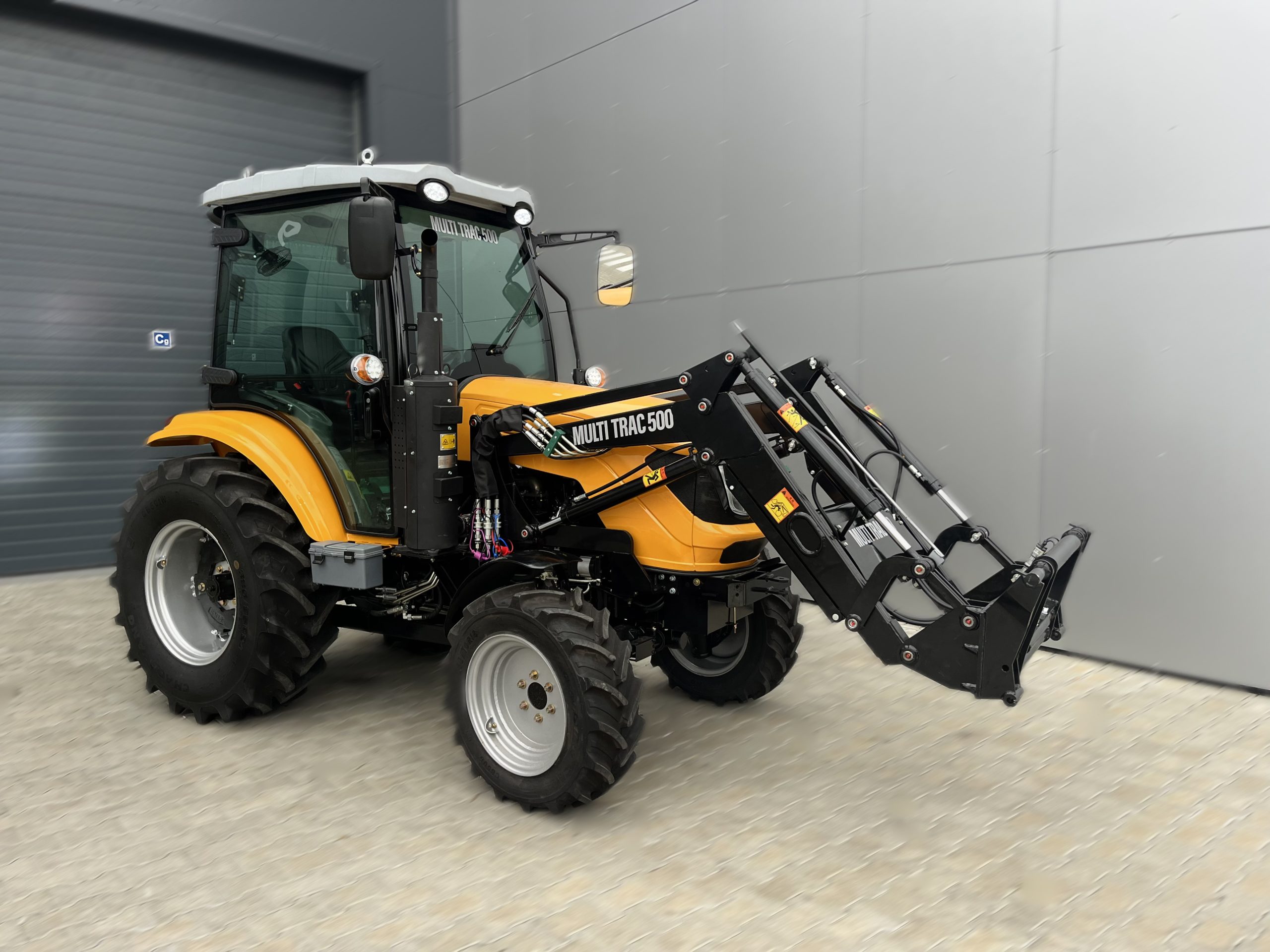 Multi-Trac 500 Traktor